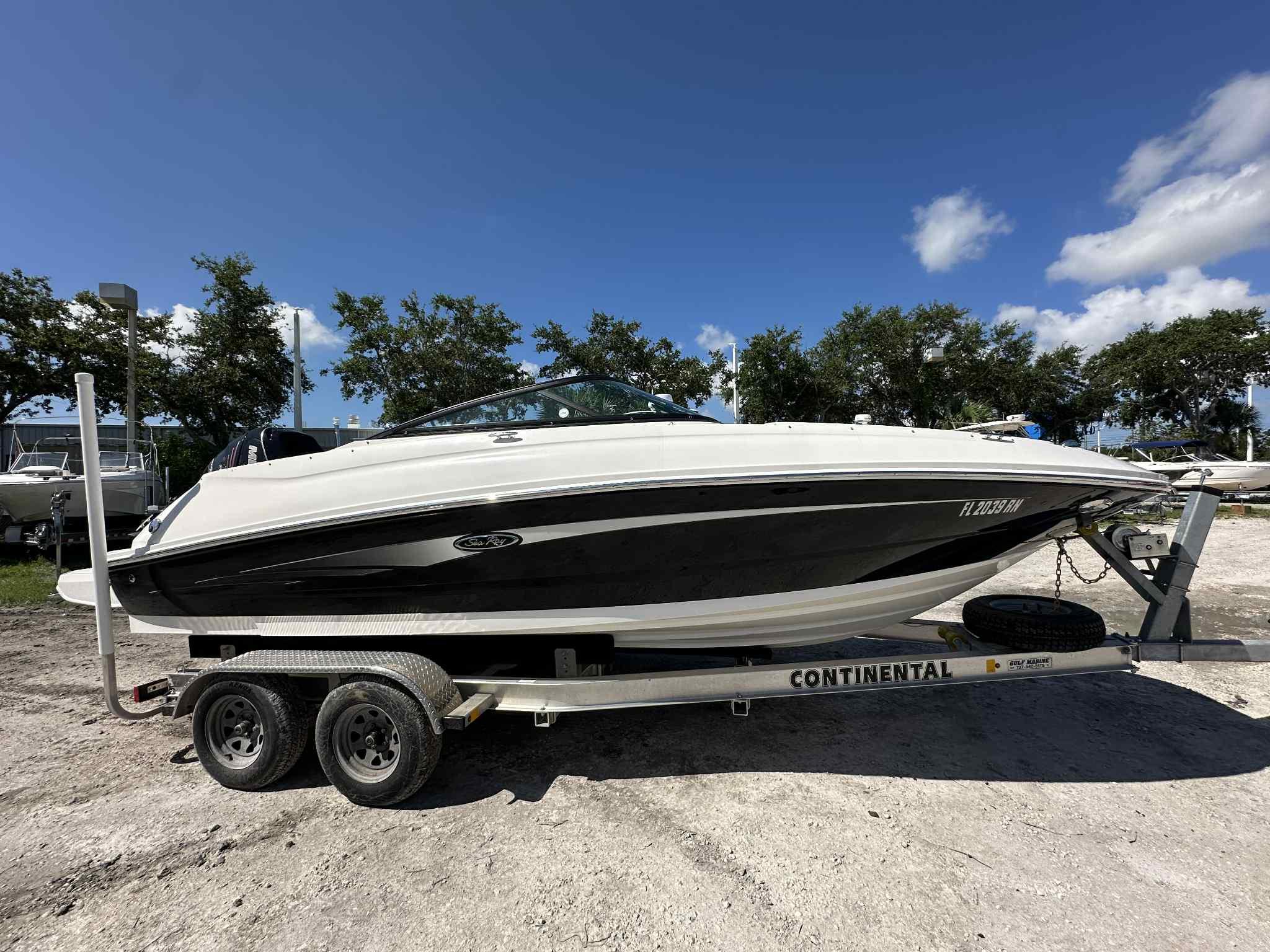 2017 SEA RAY 220 SDX - Image 4