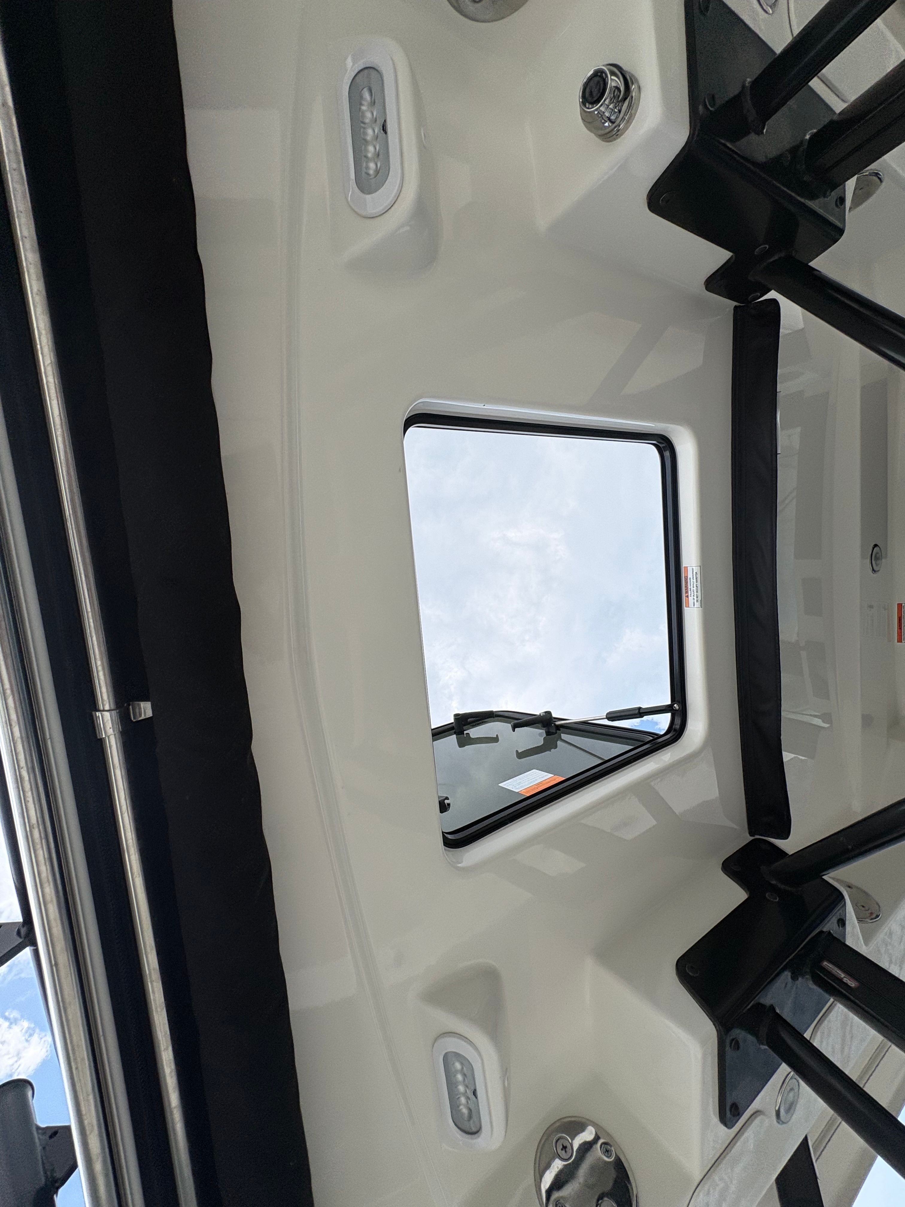 2026 Boston Whaler 360 Outrage - 20