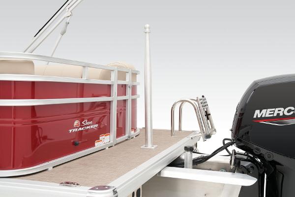 Manufacturer Provided Image: Sun Tracker Party Barge 22 RF DLX