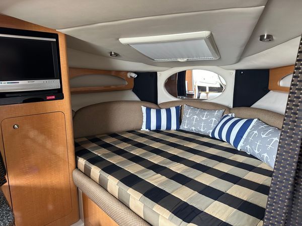 Interior of 2006 Chaparral Signature 310 yacht cabin.