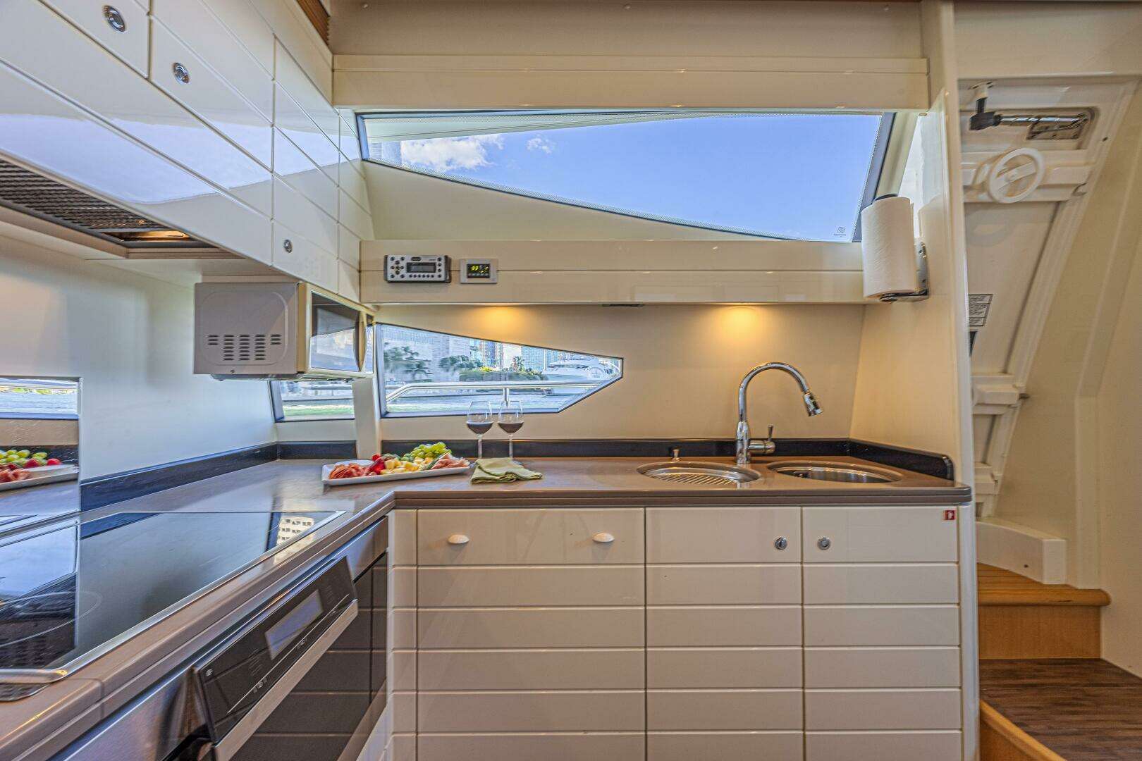 2011 Ferretti Yachts 830 - Image 53