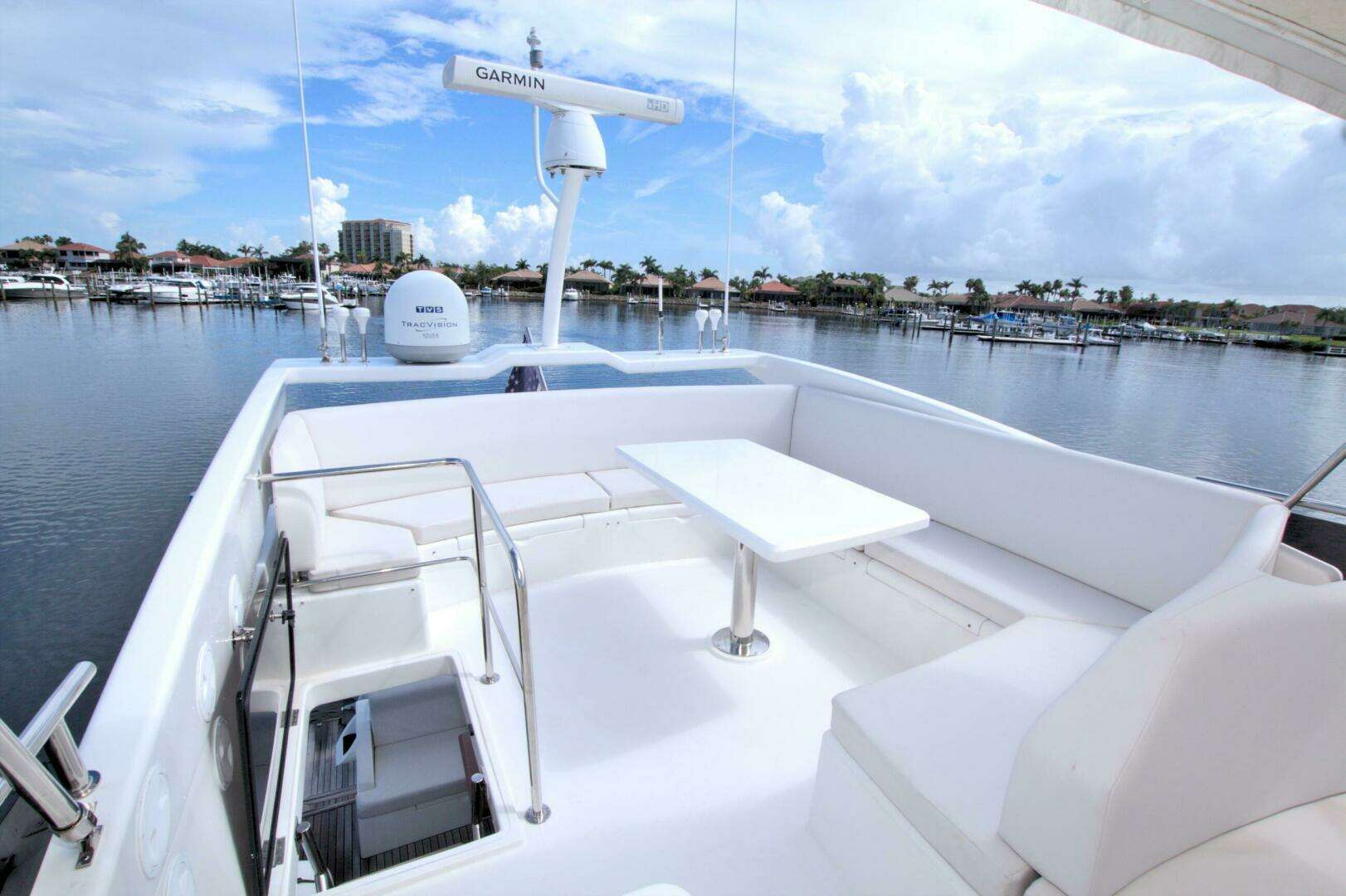 2015 Dyna Yachts 60 Pilothouse Motoryacht - Image 11