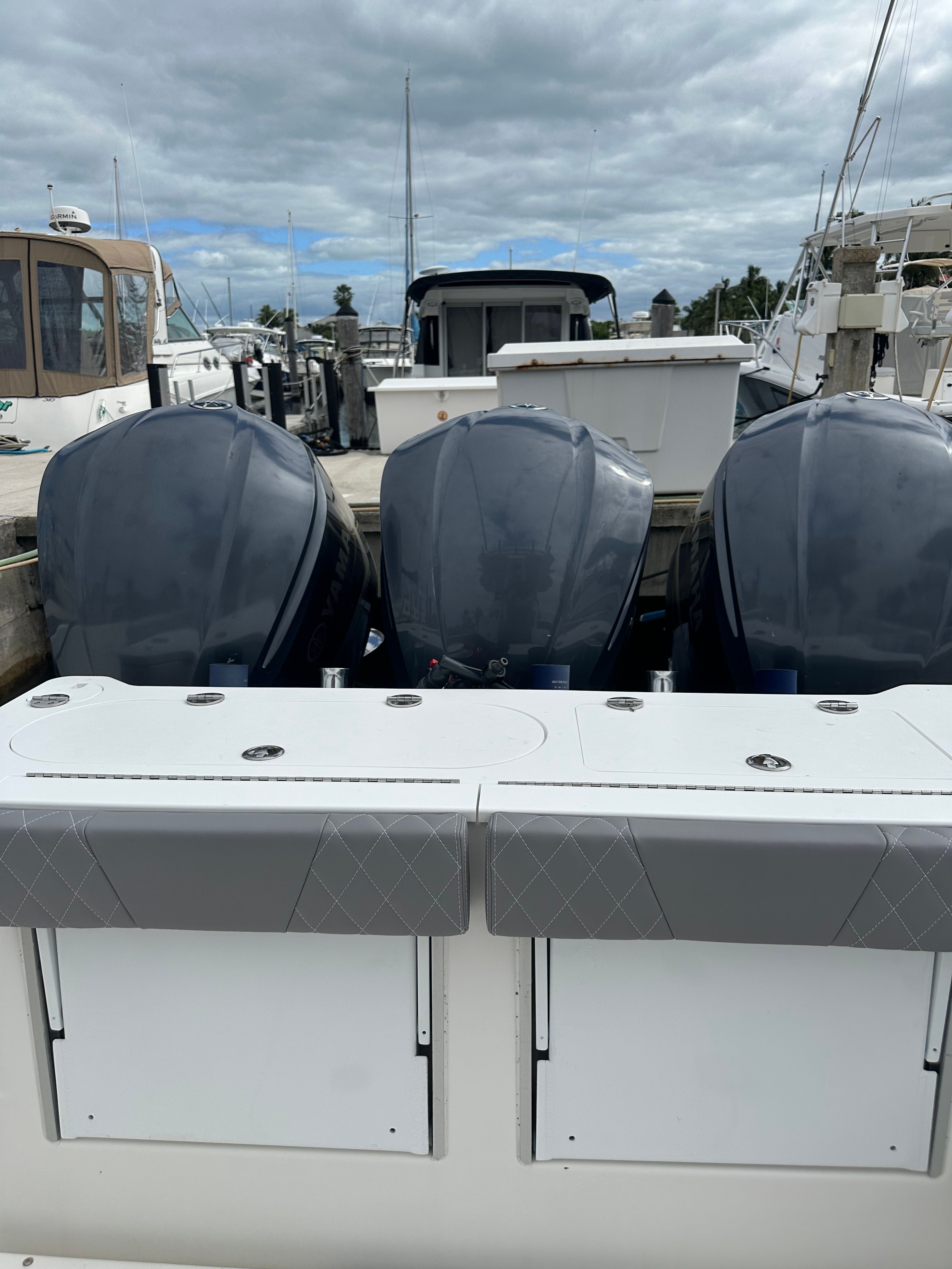 2009 Everglades 365 Center Console - 93