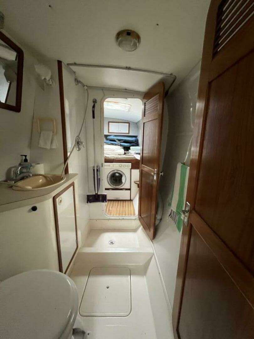 1997 Manta 40 - Image 44