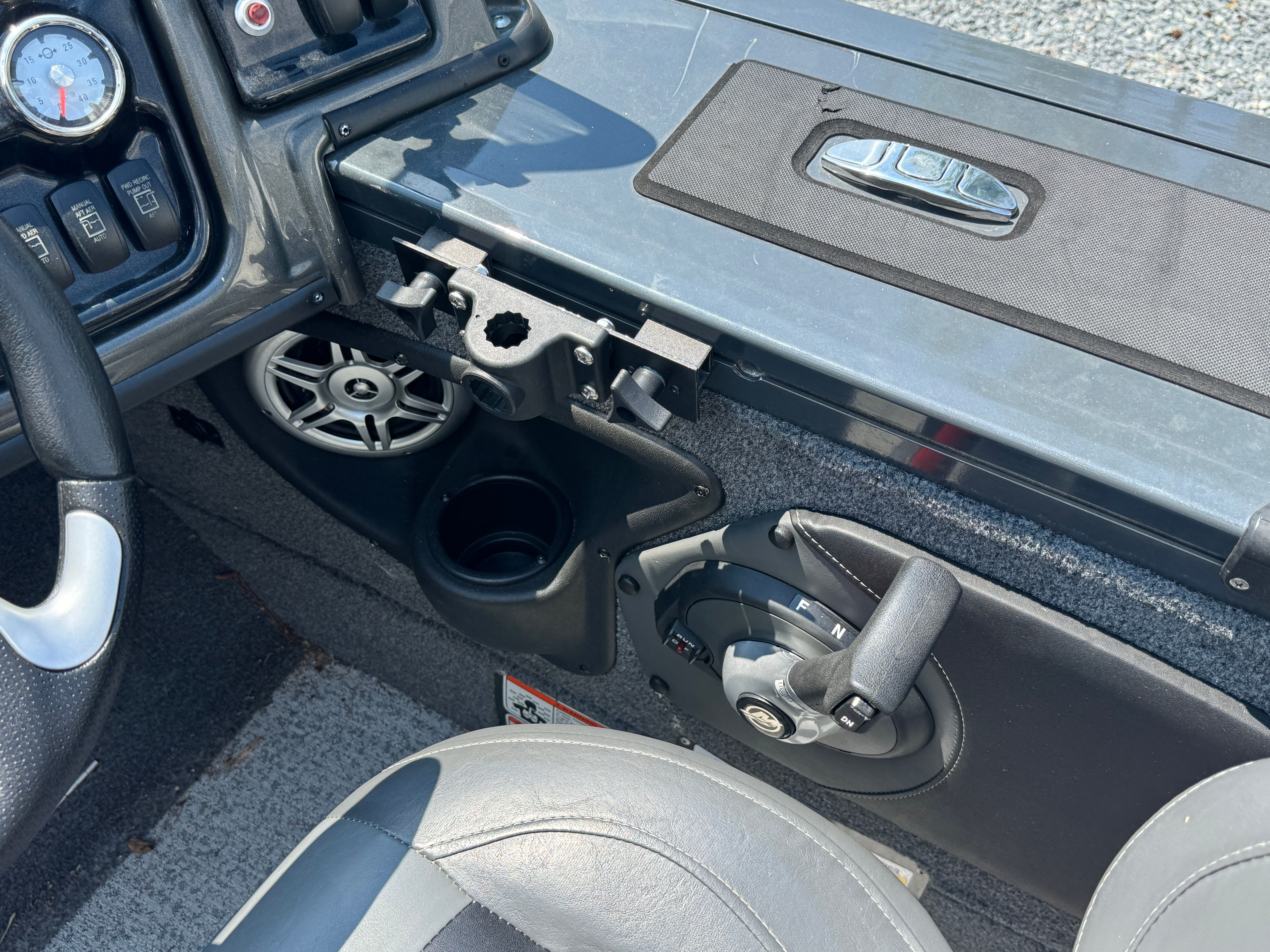 2021 TRACKER TARGA V18 - Image 18