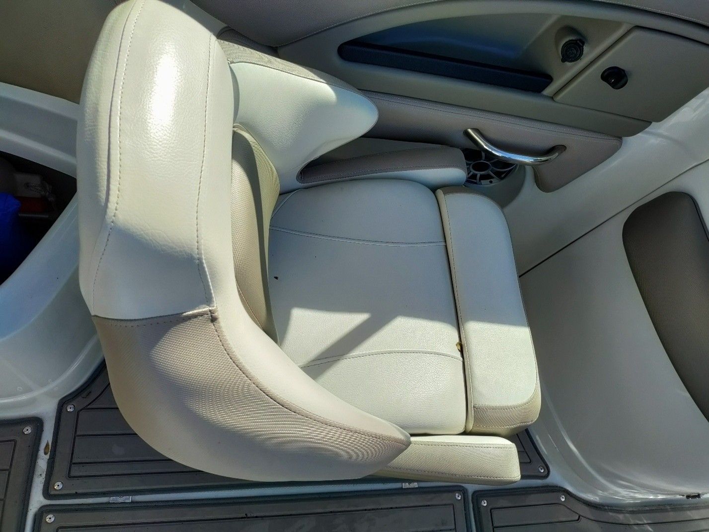 2018 Crownline Eclipse E23 XS - 32