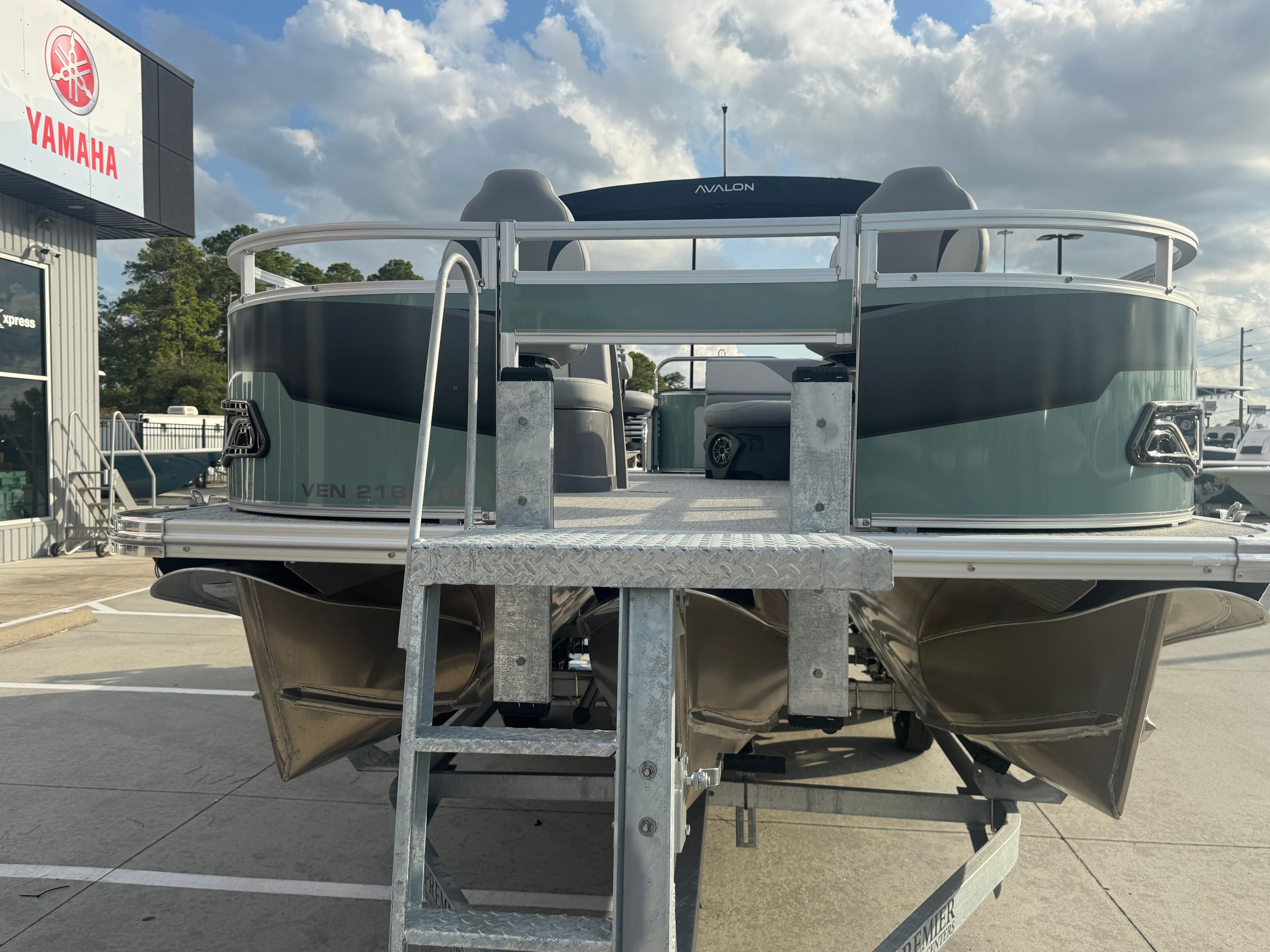 2026 Avalon Venture 85 Quad Fish - 21' - 10