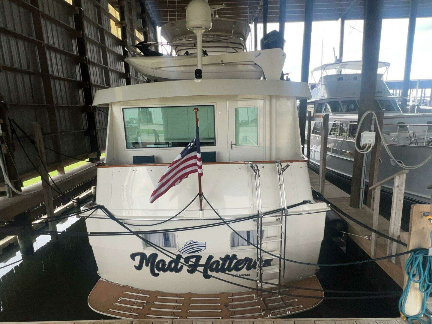 1988 Hatteras Motor Yacht - Image 5
