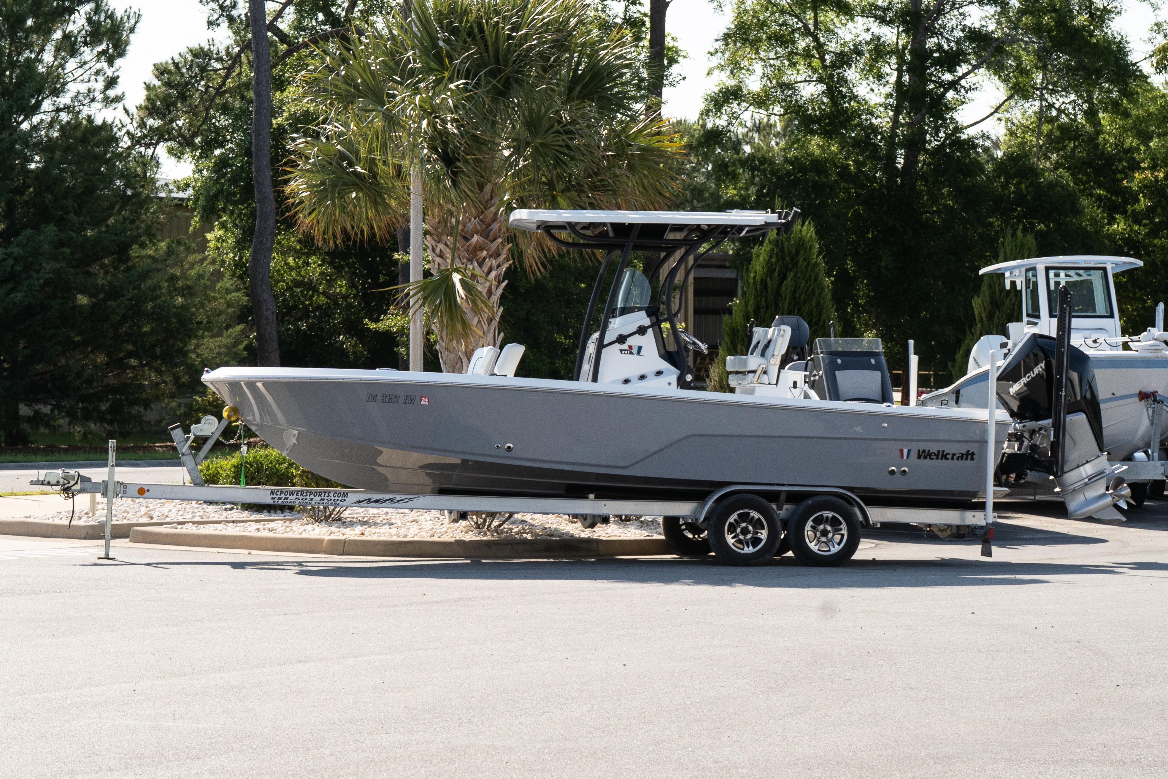 2022 Wellcraft 241 Bay