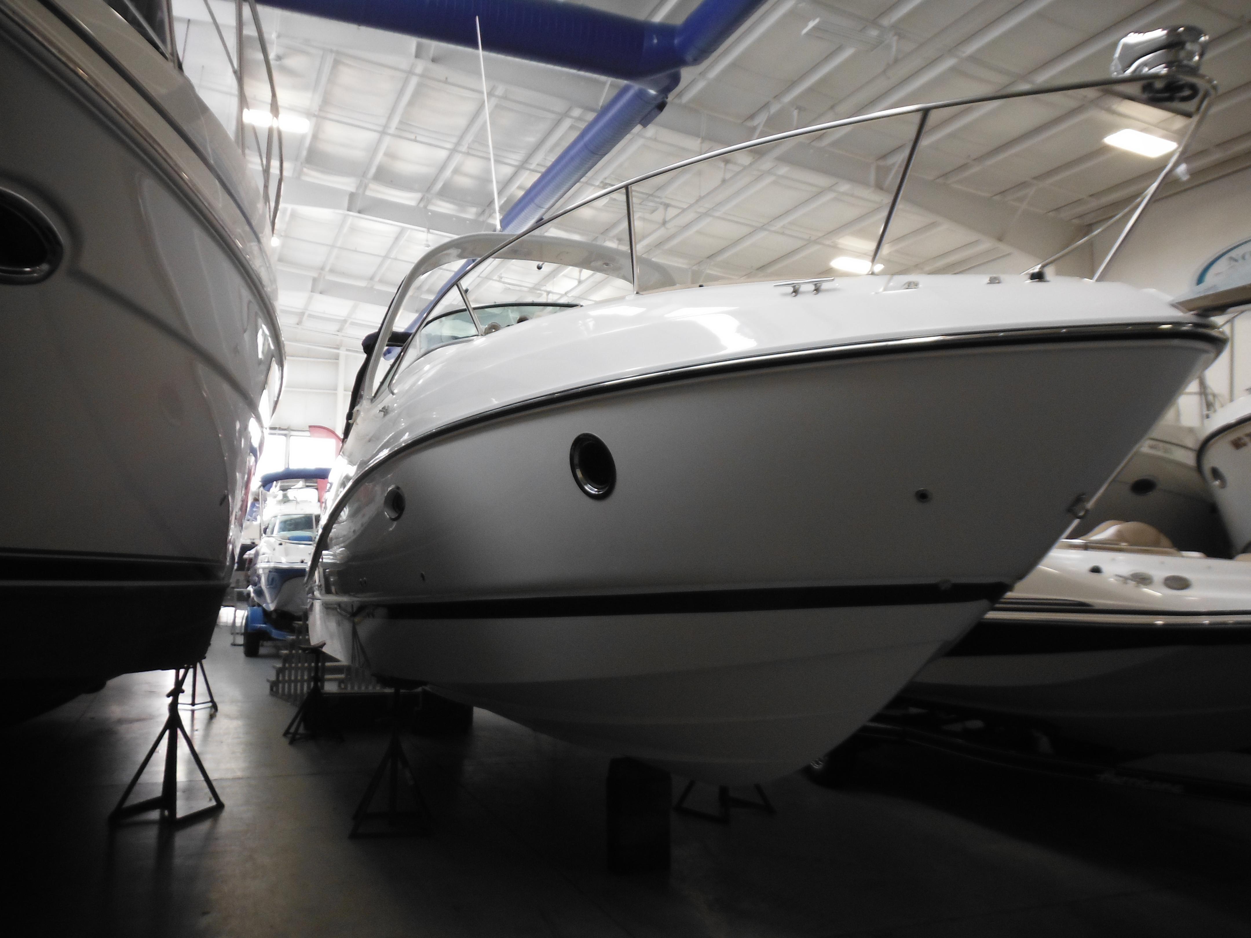 2014 Rinker 290 Express Cruiser
