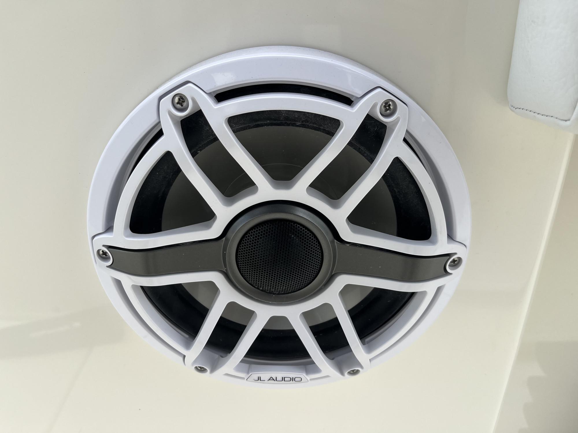 2025 Cobia 320 Center Console - 38