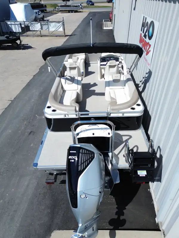 2026 Avalon LSZ Quad Lounger 25FT - 6