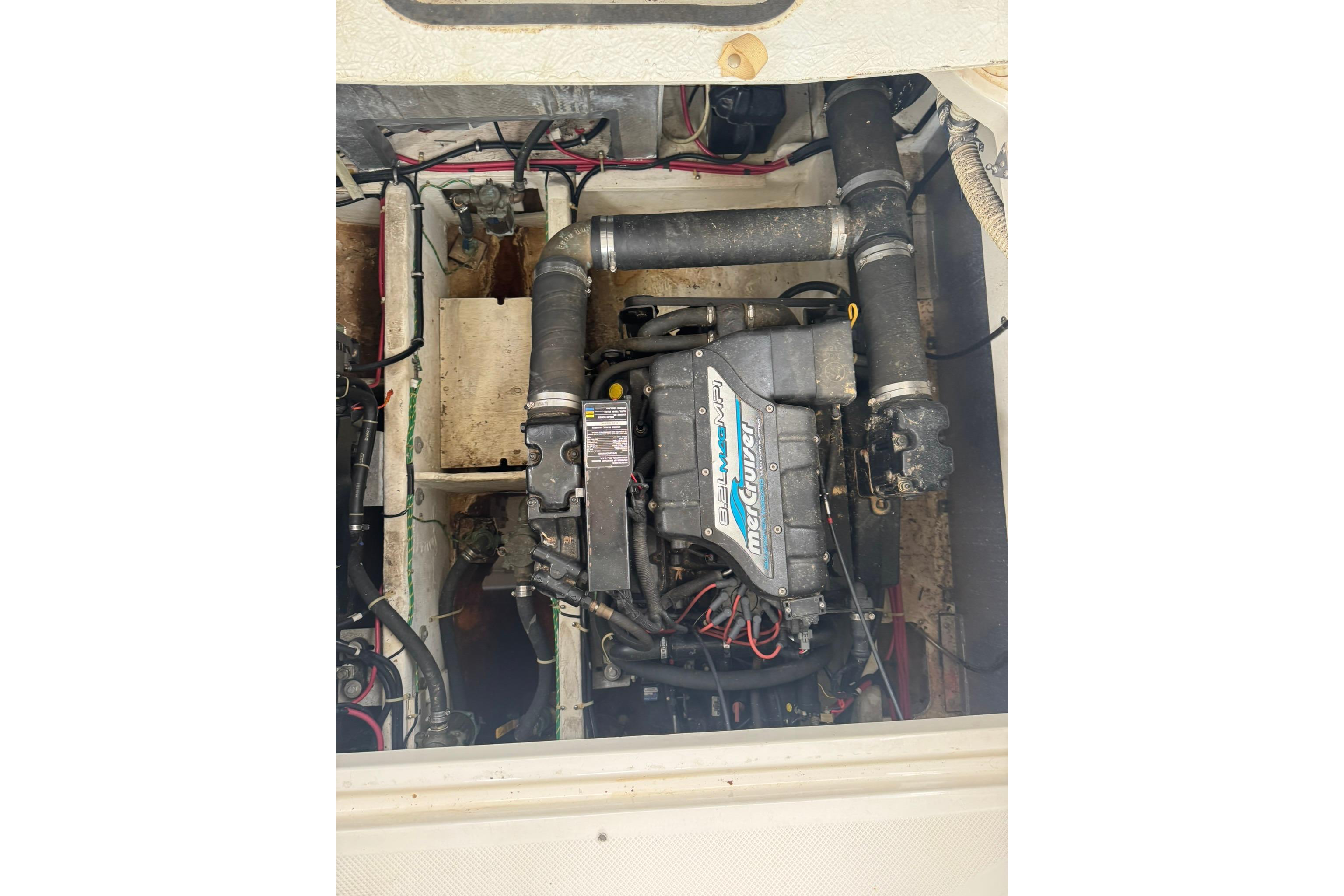 1998 Maxum 3700 SCR - 59