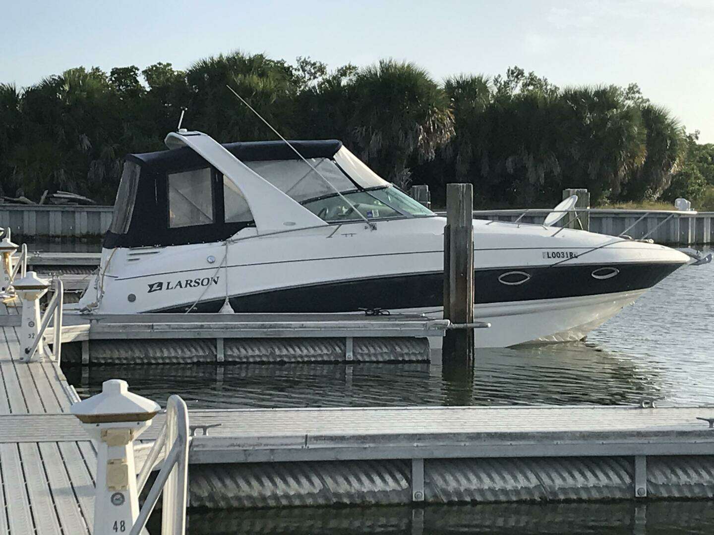 2006 Larson 274 Cabrio - Image 2