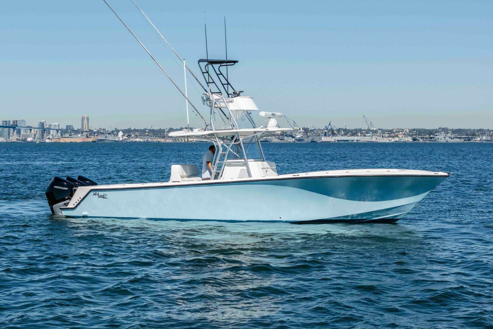 2018 SeaVee 370 Z - Image 29