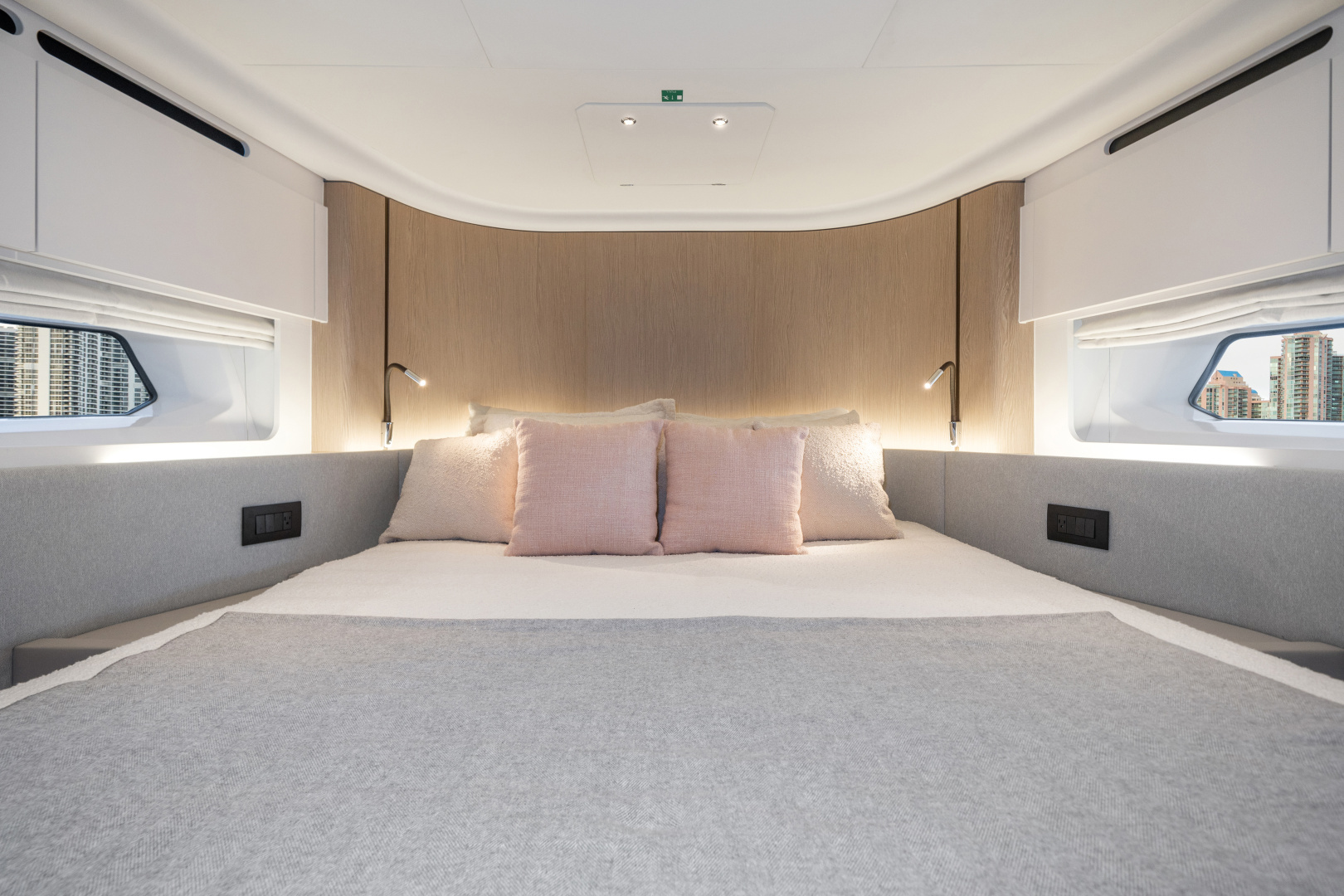 2023 Azimut 53 FLY - Image 10
