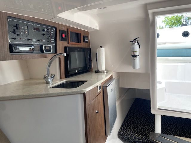 2014 Everglades 350LX - 11
