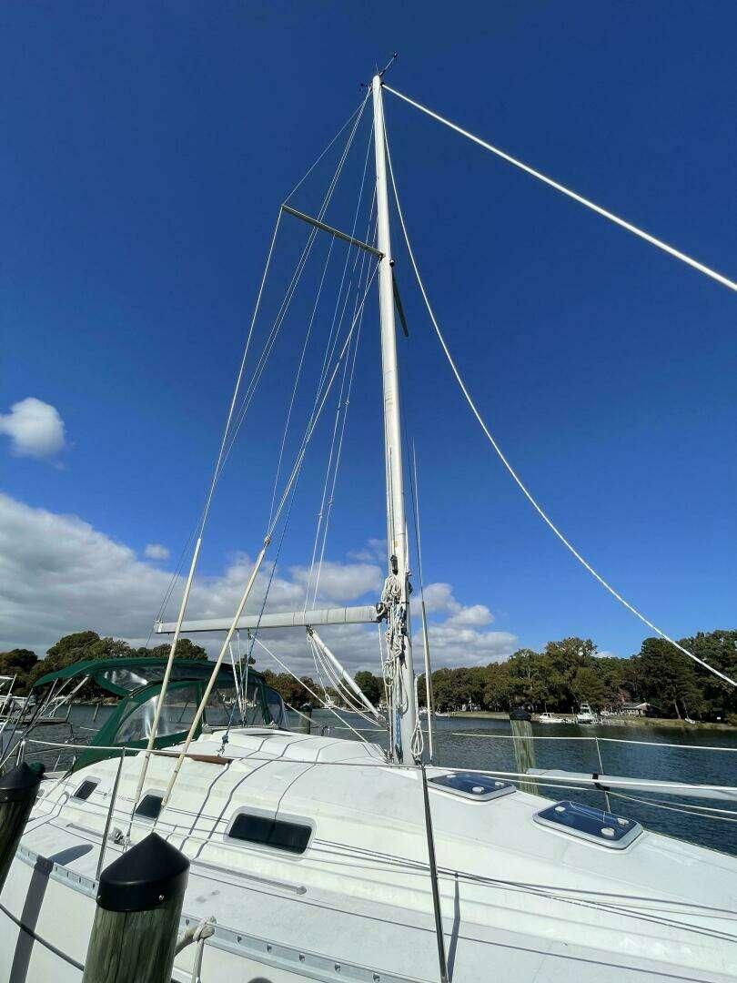 2000 Beneteau 311 - Image 24