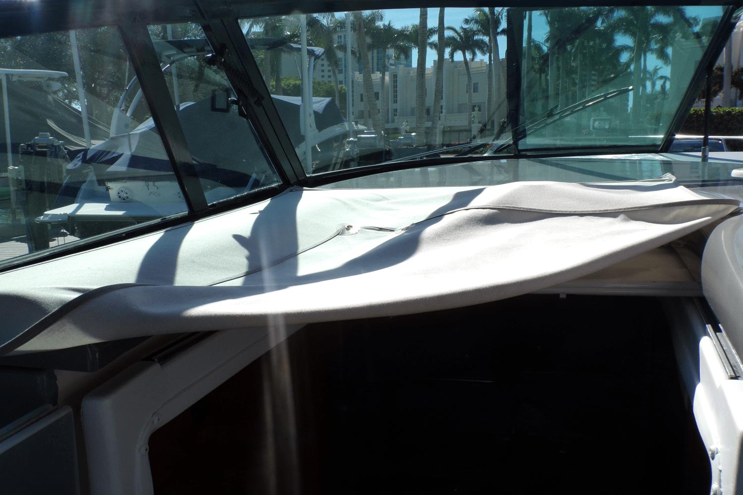 2005 Cruisers Yachts 370 Express - 46