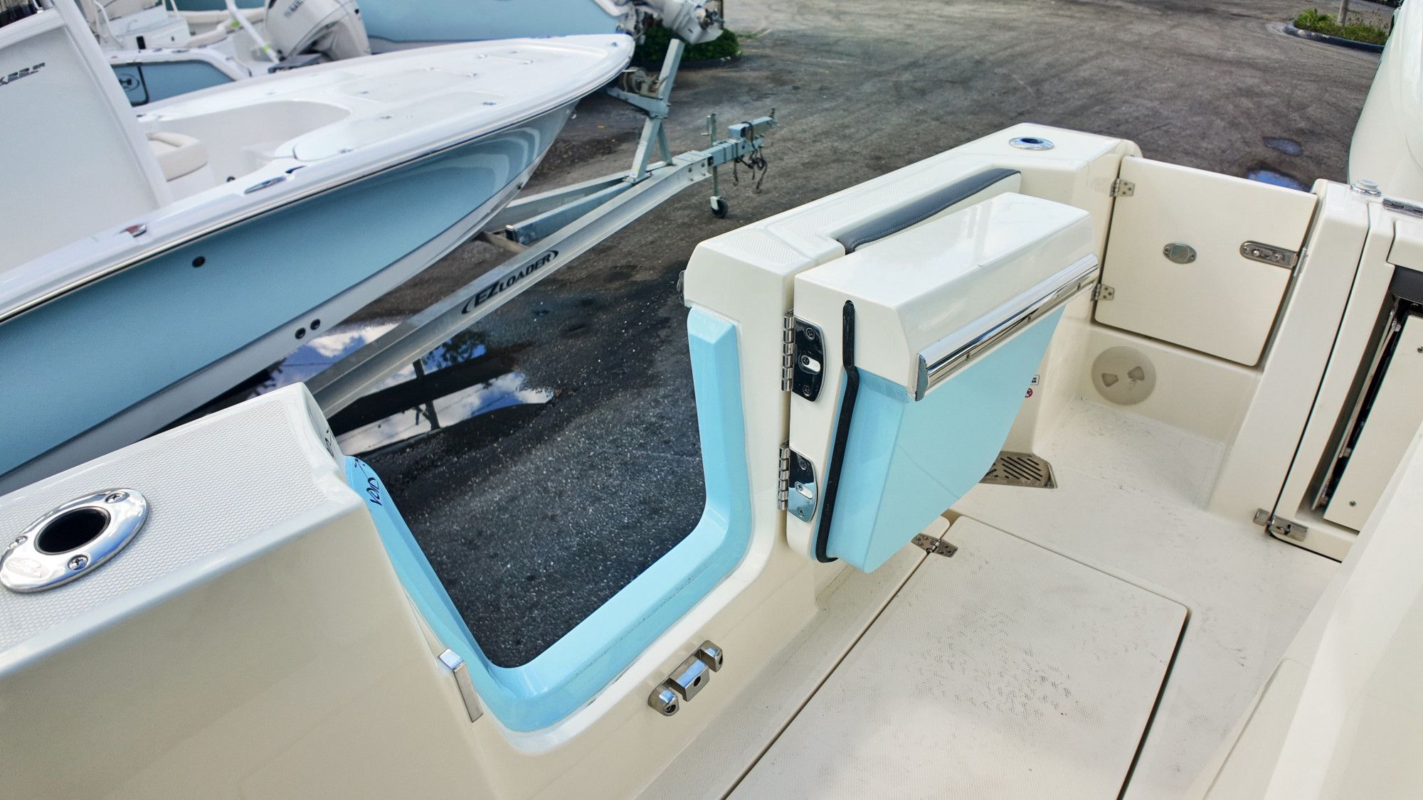 2027 Cobia 245 Center Console - 32