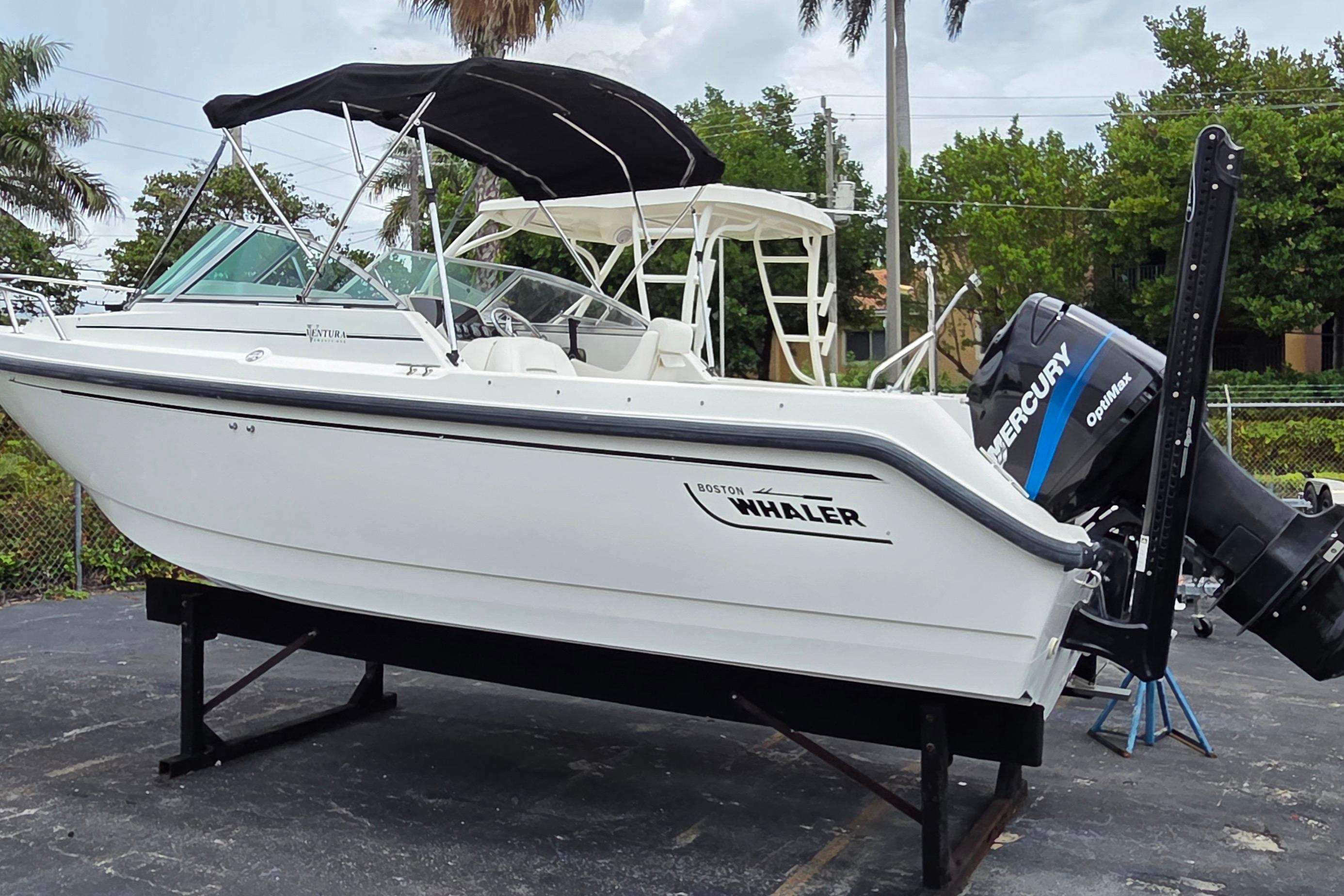 2000 Boston Whaler 21 Ventura