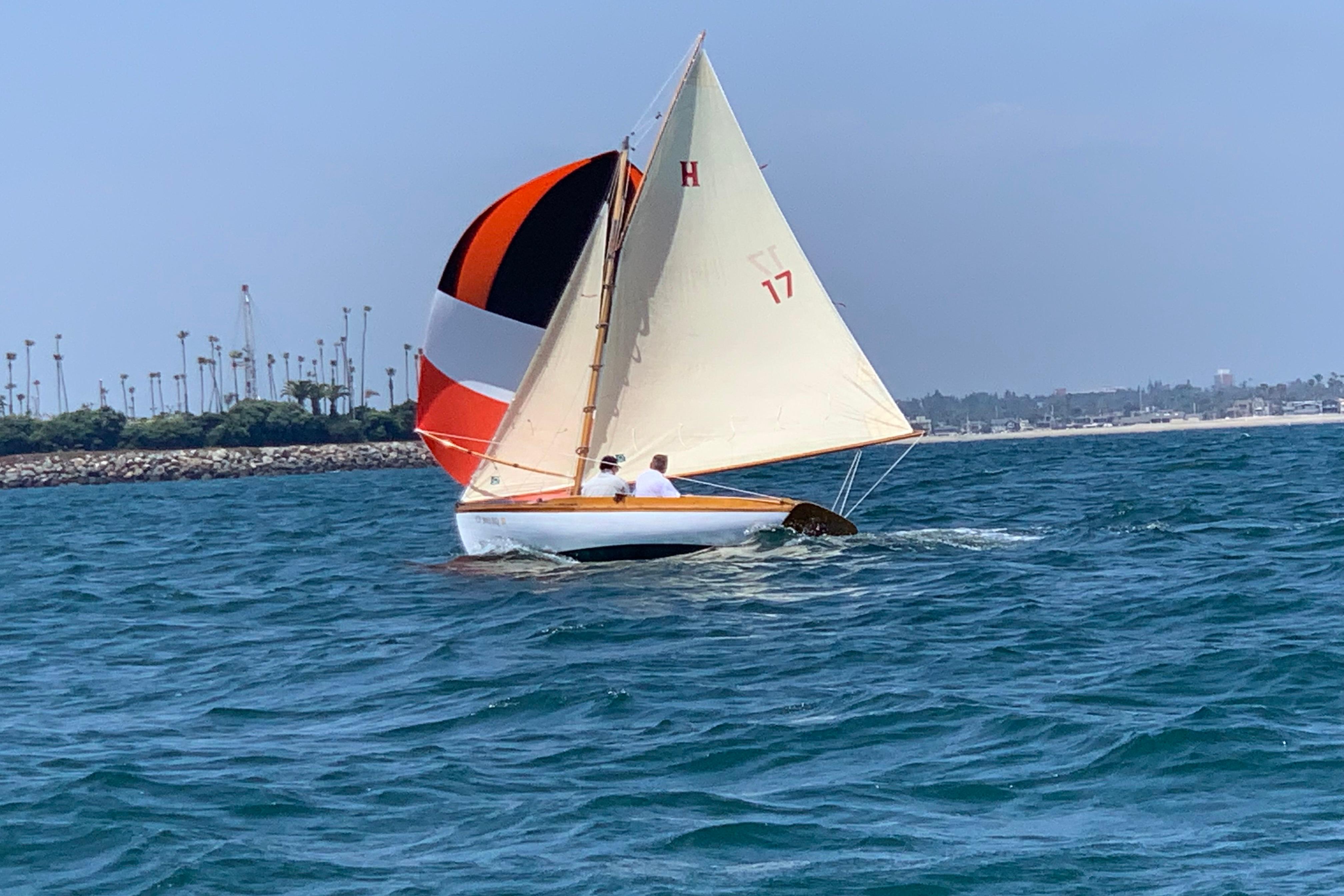 1920 Herreshoff 12.5