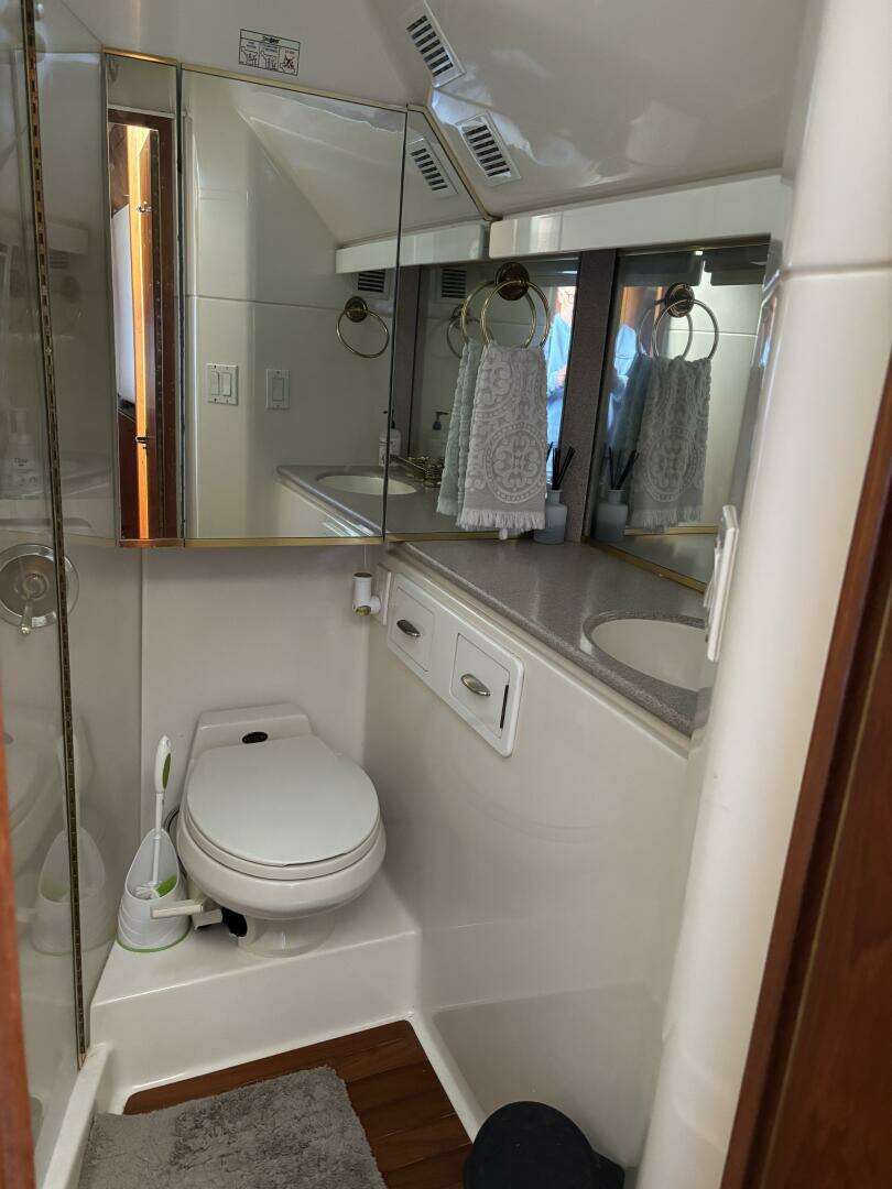 1993 Tiara Yachts 4300 Convertible - Image 27