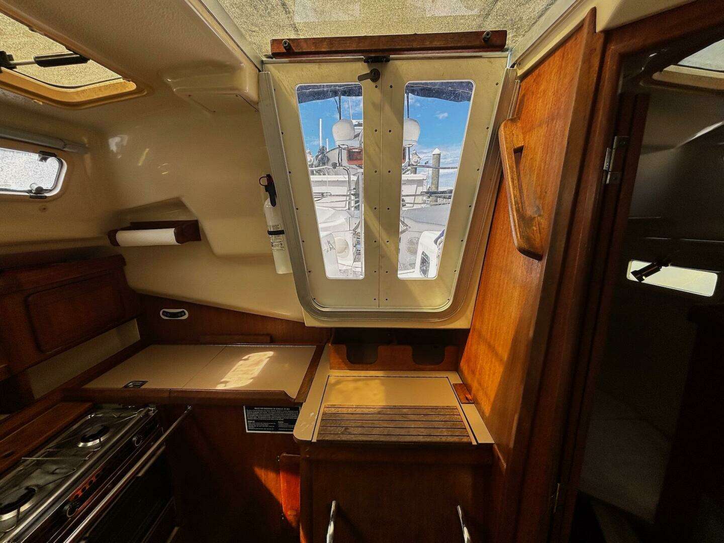1993 Hunter 33.5 - Image 21