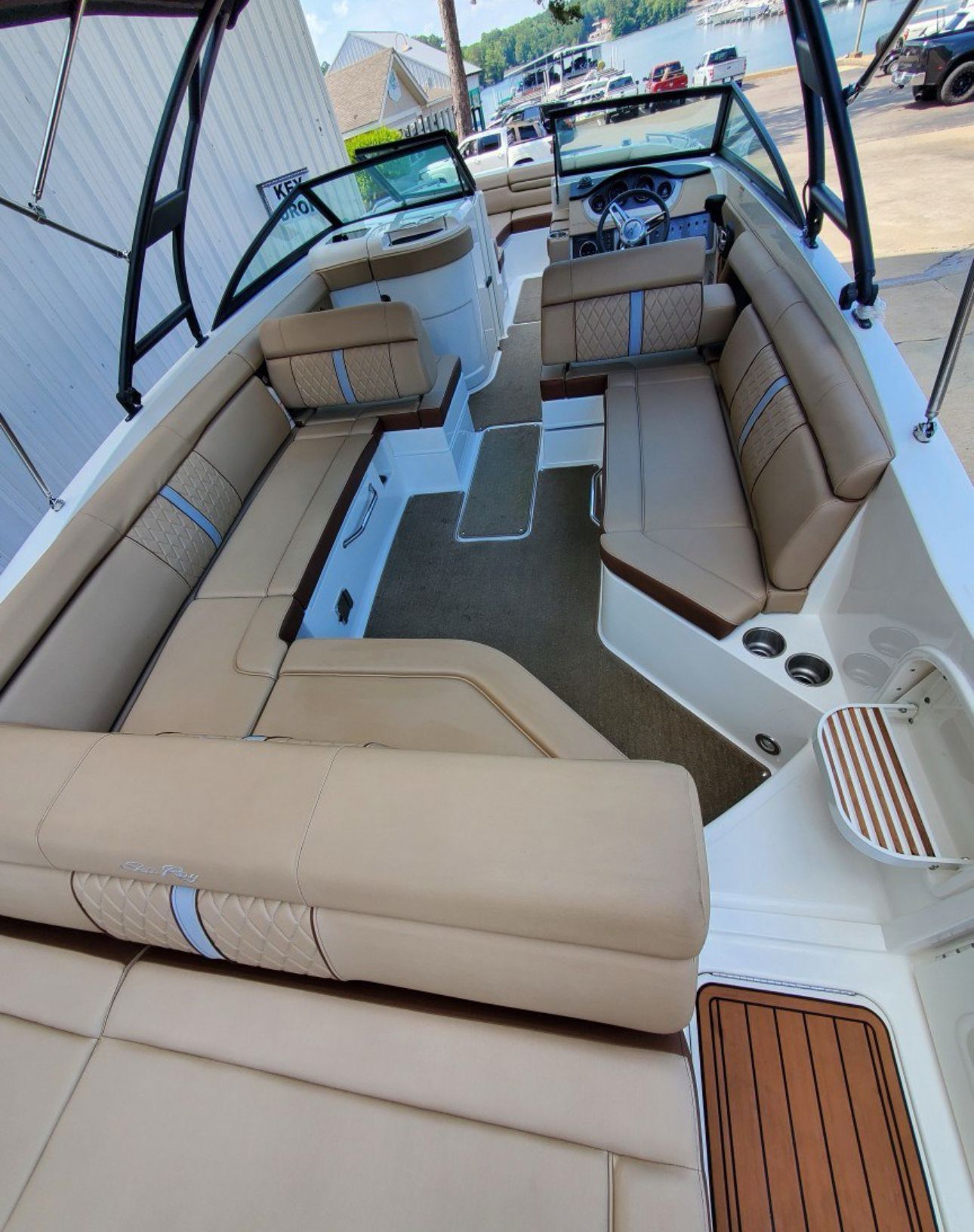2016 Sea Ray 270 Sundeck - 8