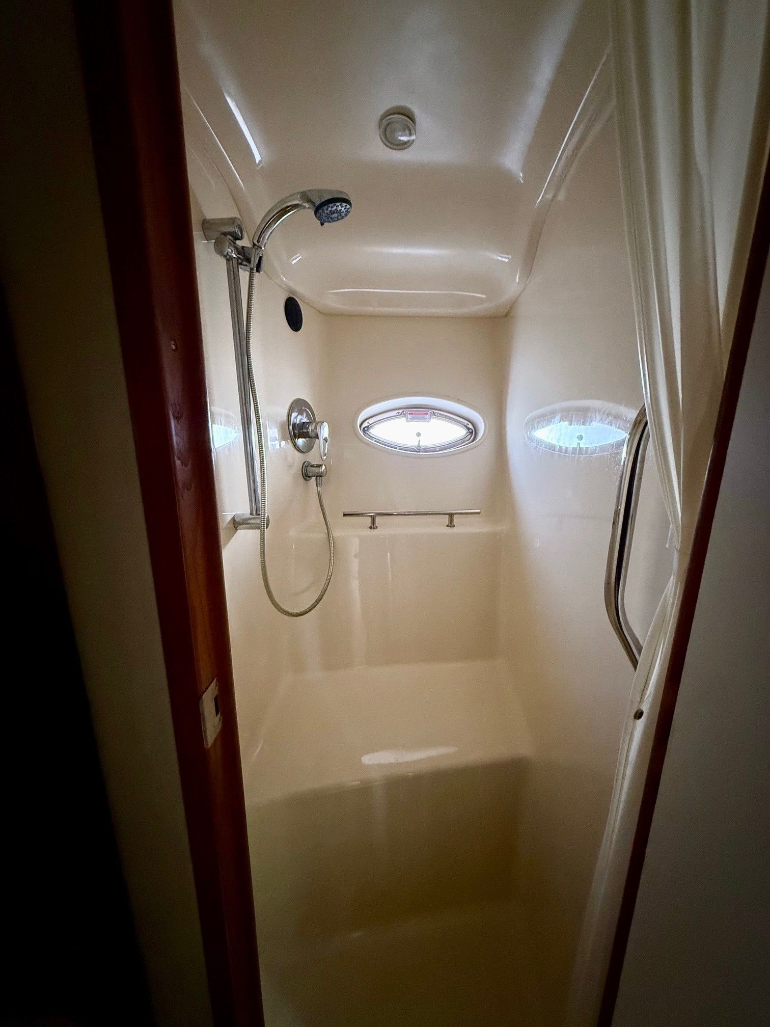 2006 Sea Ray 38 Sundancer - 37