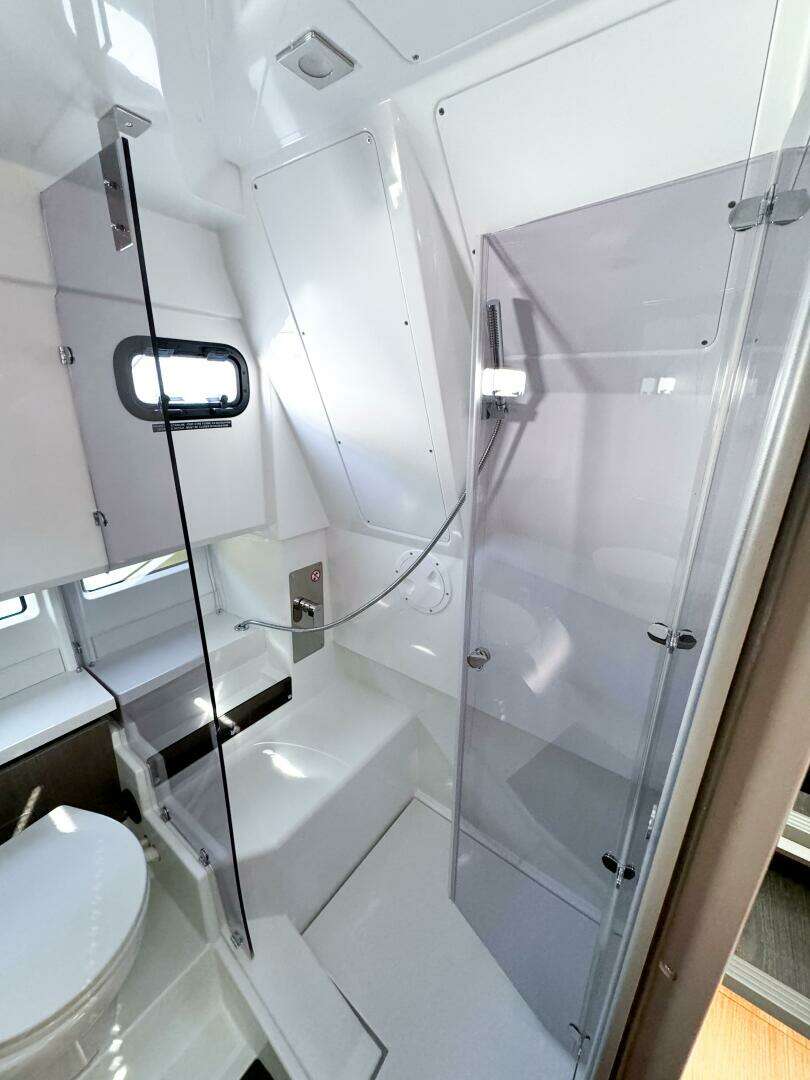 2025 Wellcraft 38 Explorer - Image 40