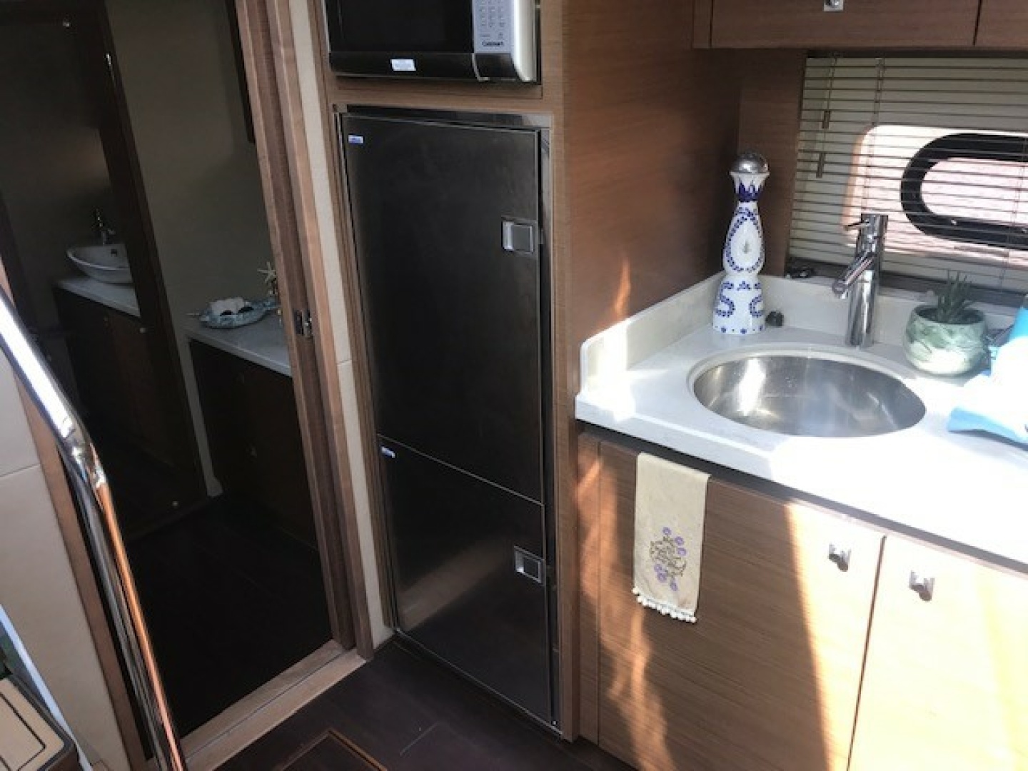 2016 Sea Ray 510 SUNDANCER - Image 25