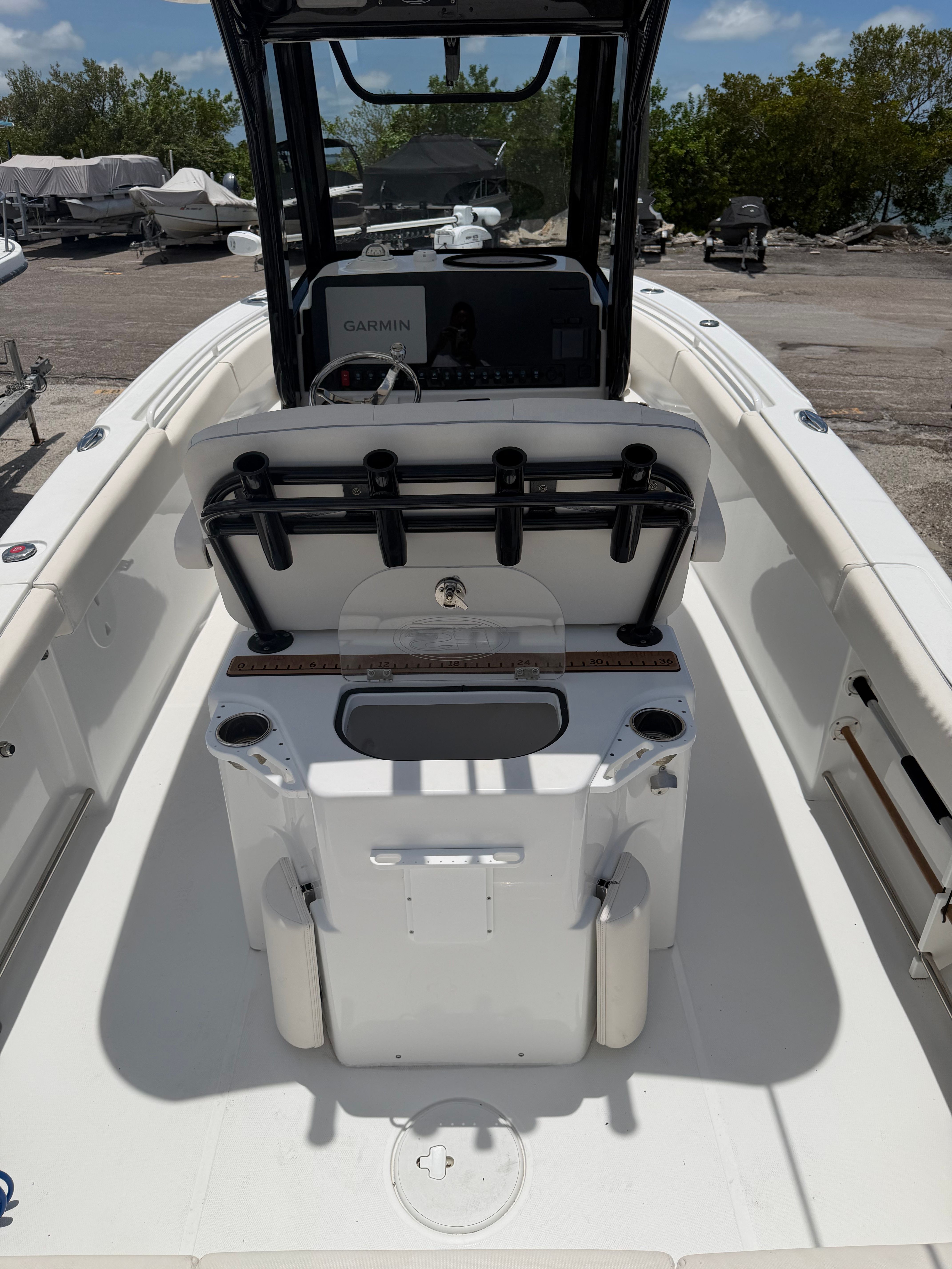 2023 Sea Hunt Ultra 255 SE - 9
