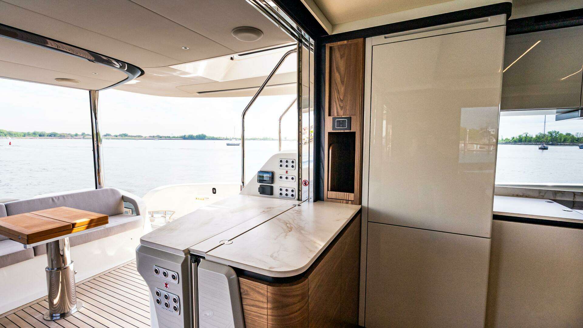 2025 Absolute Navetta 64 - Image 17