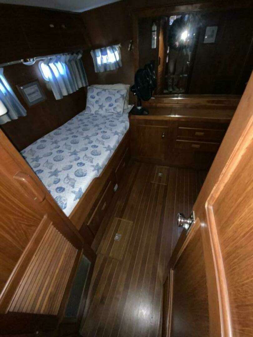 1987 President 41 Double Cabin Motor Yacht - Image 38
