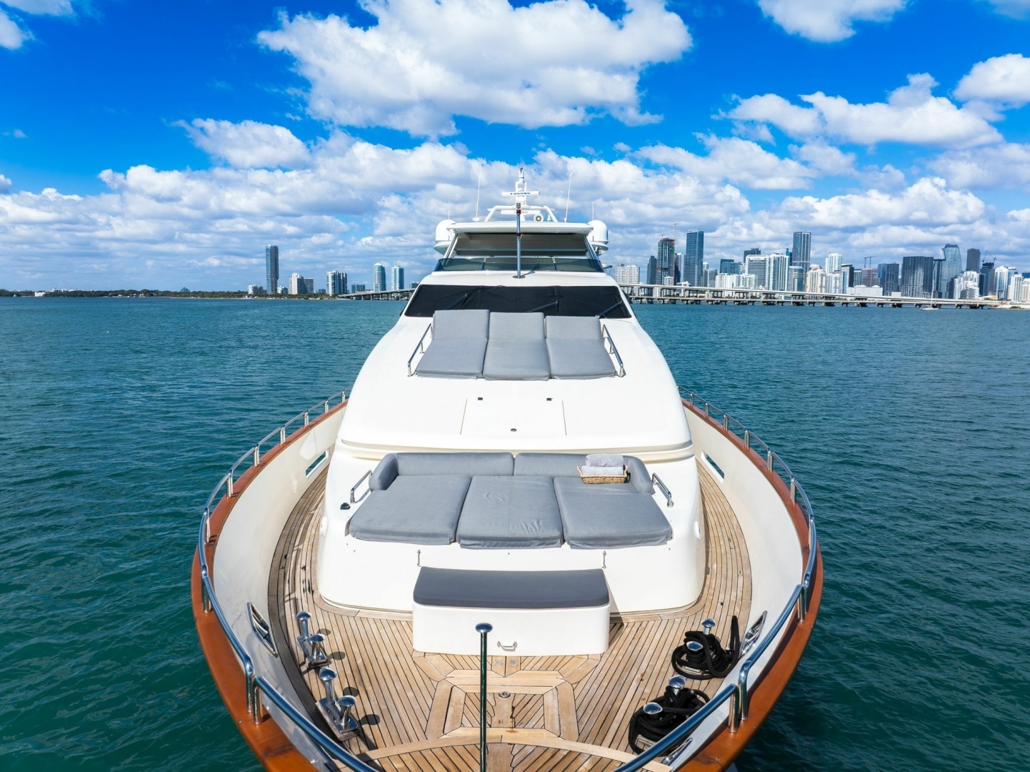 2005 Azimut 105 - Image 36