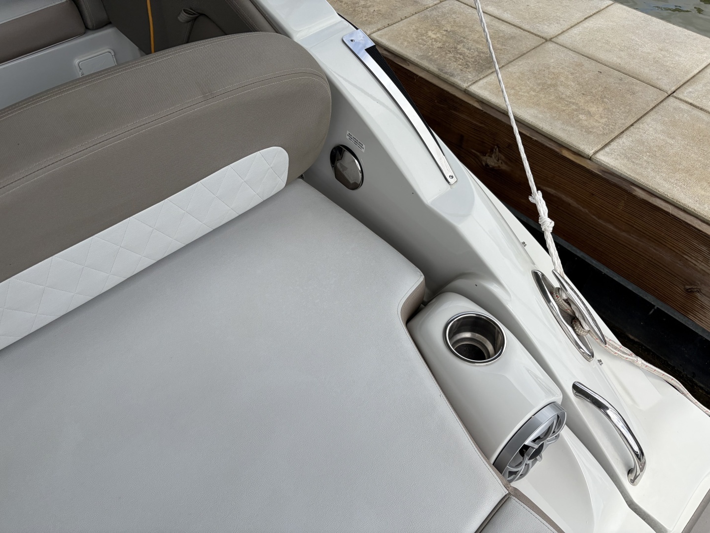 2018 Crownline Eclipse E30 - Image 24