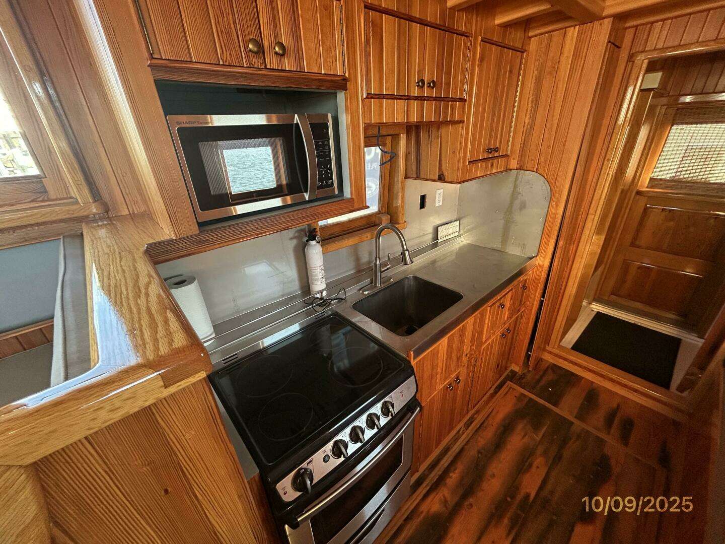 1938 Custom Chesapeake Bay Buyboat - Image 35