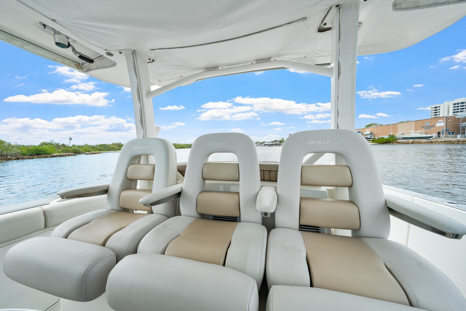 2018 Boston Whaler 380 Outrage - Image 12