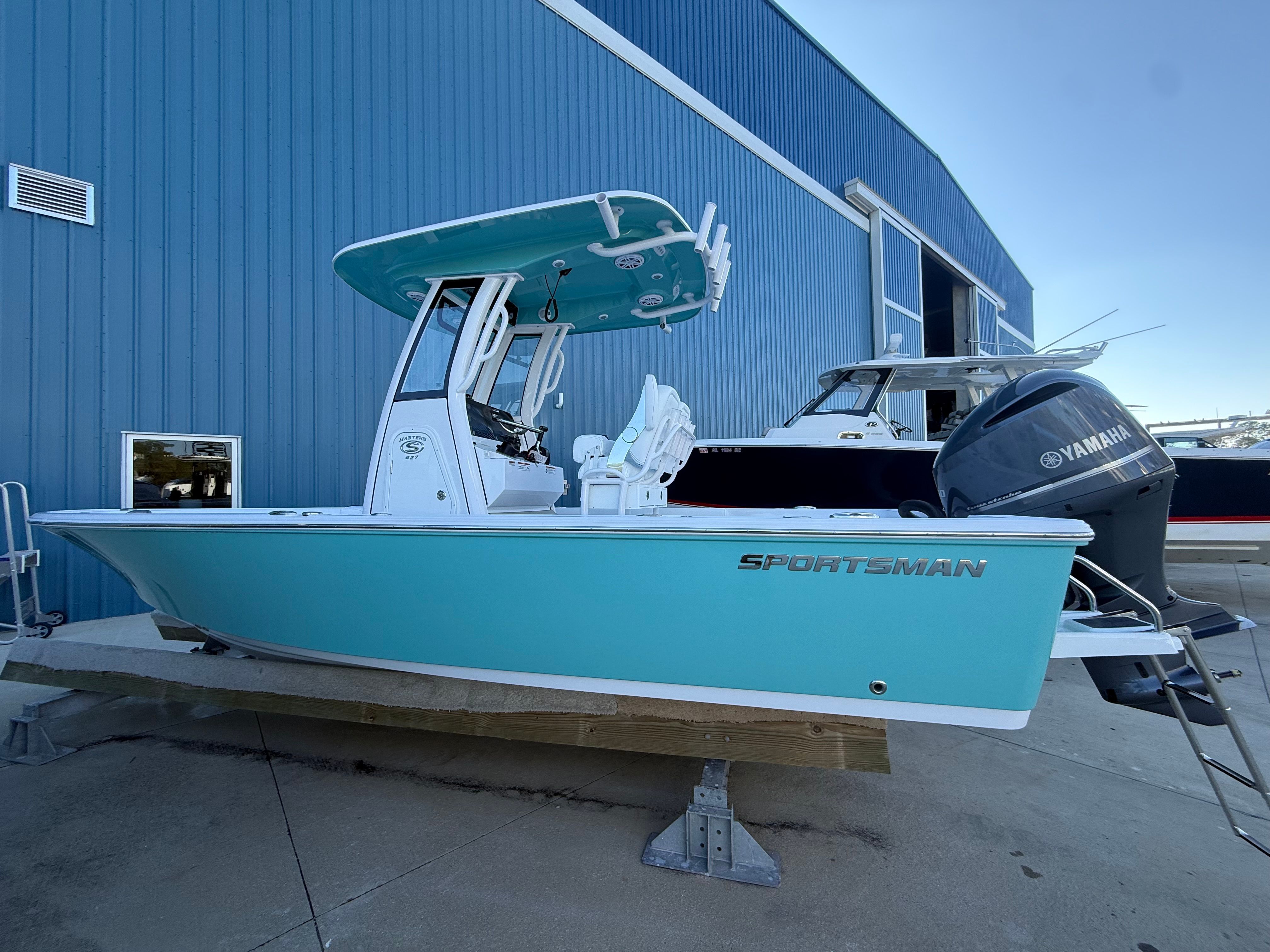 2026 Sportsman Masters 227 Bay Boat