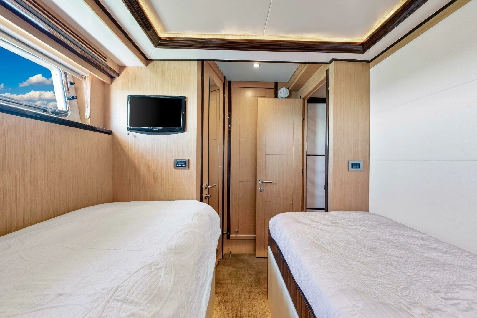 2010 Ocean Alexander 83 Motor Yacht - Image 42