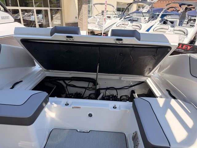 2026 Yamaha Boats AR220 - 11