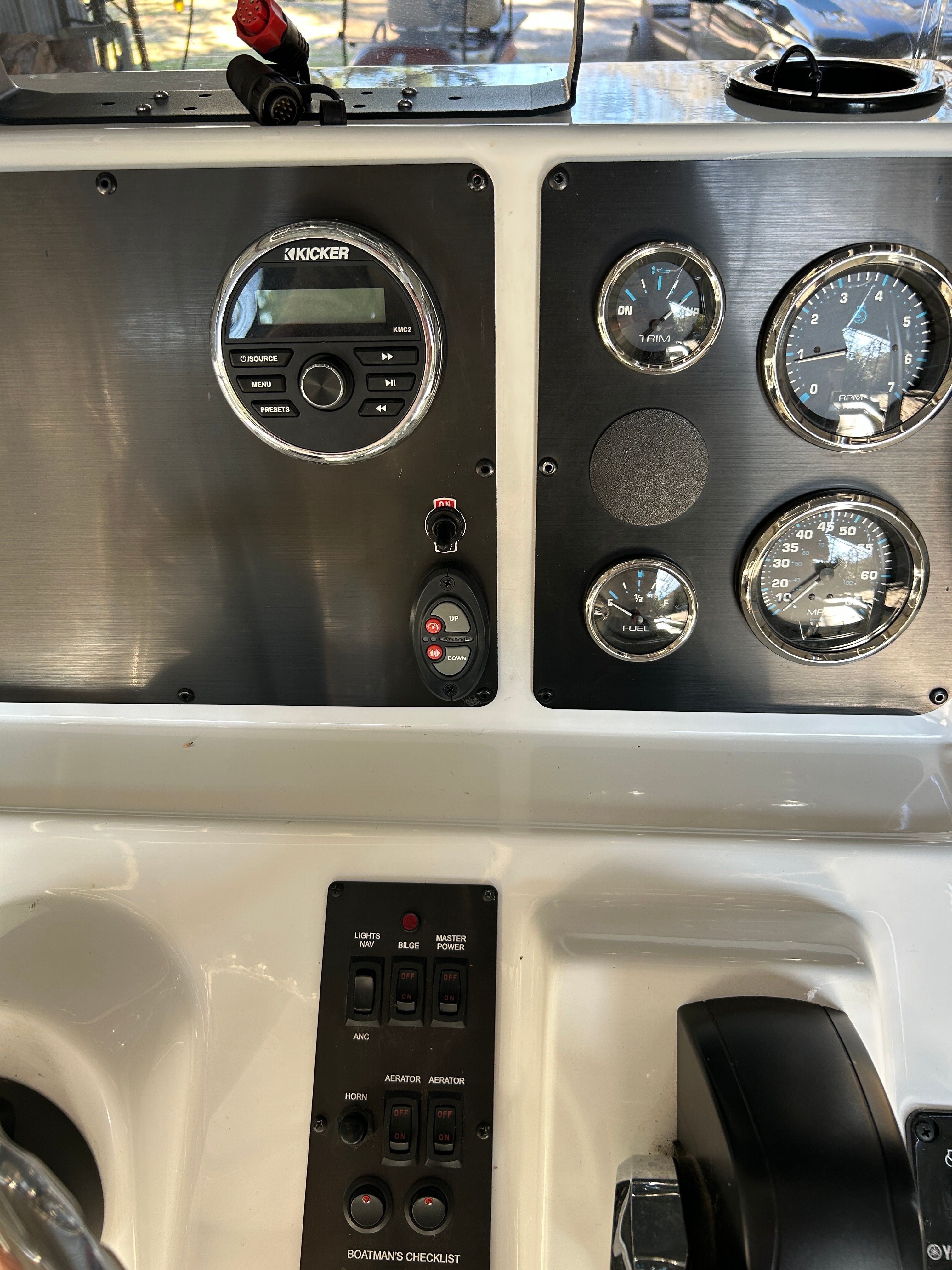 2021 G3 Bay 22 DLX bay - 11