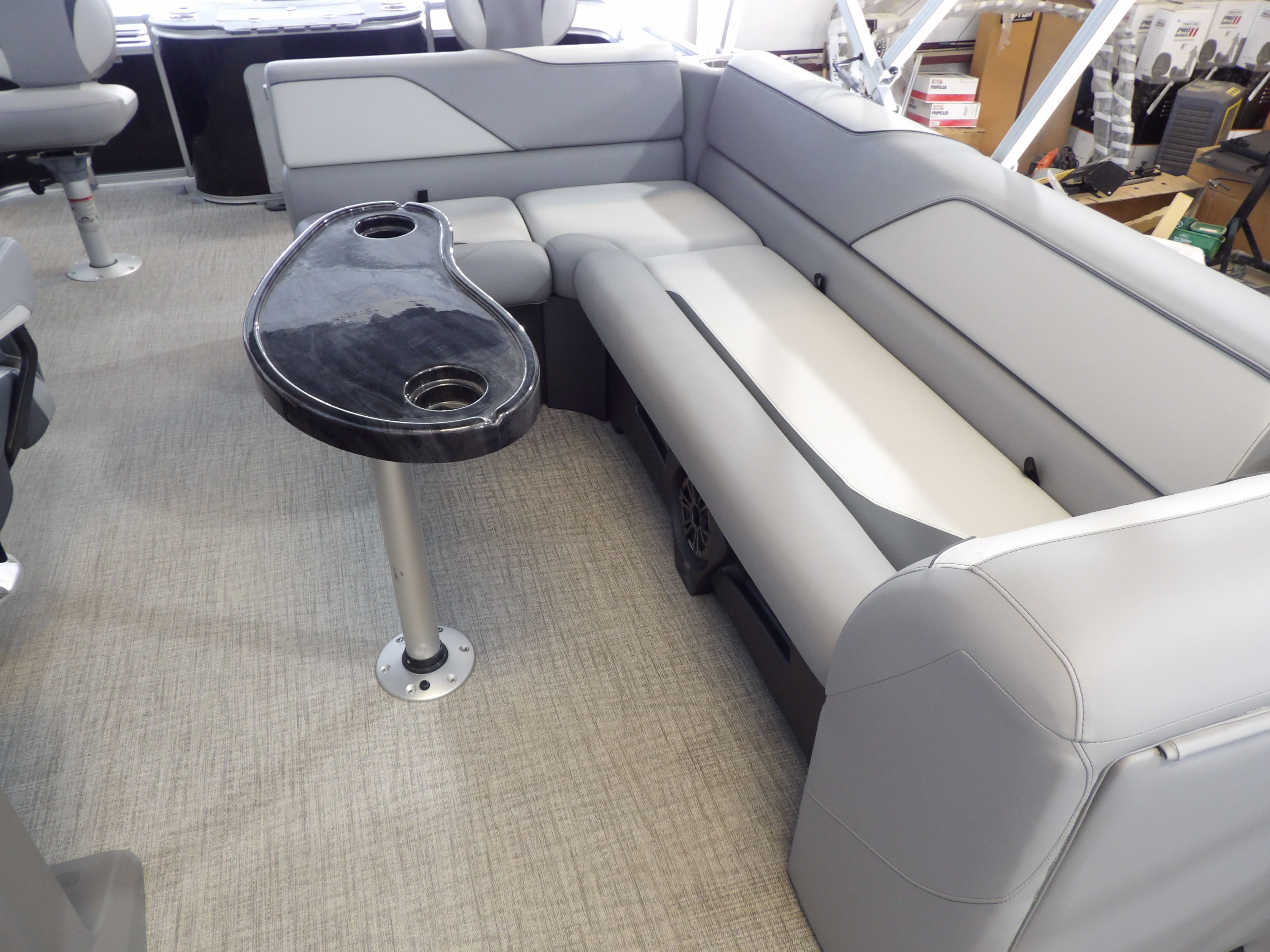 2026 Avalon Venture 85 Rear Fish - 21' - 9