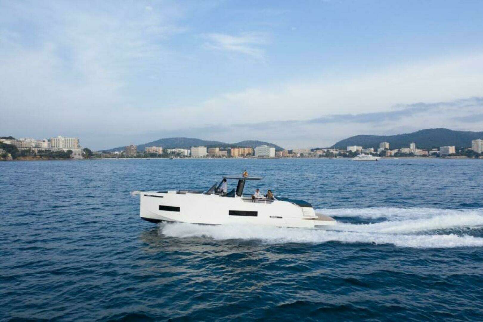 2026 De Antonio Yachts 50 Open - Image 5