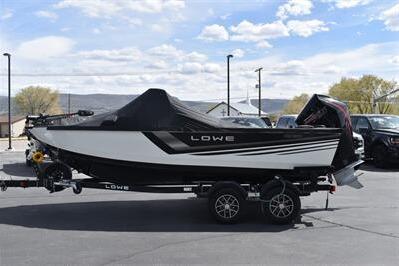 2026 Lowe Fishing Machine 1875