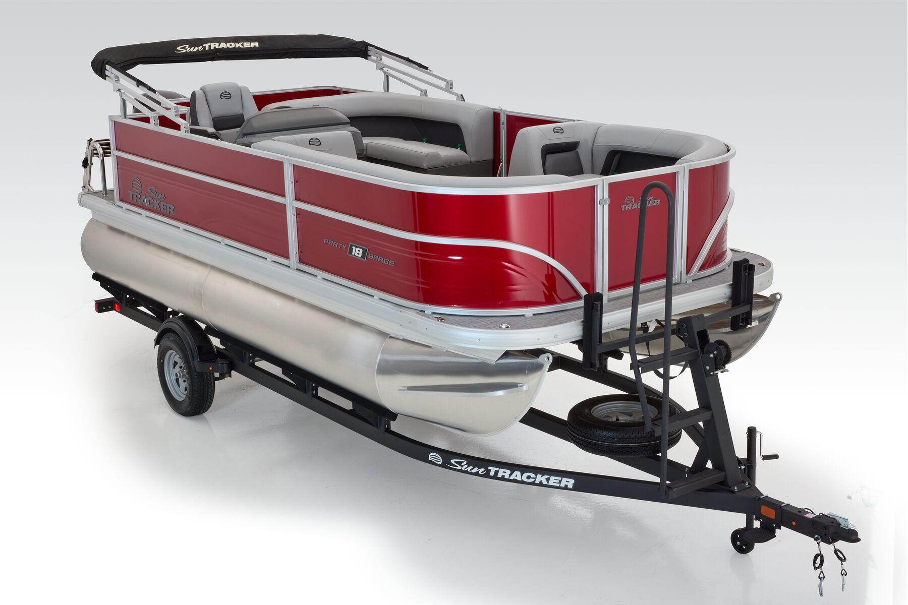 2026 Sun Tracker Party Barge 18 DLX - 33
