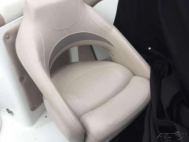 2014 Hurricane 2690 sun deck - 13