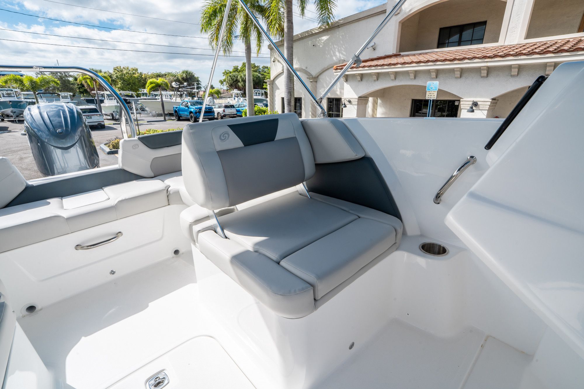 2026 Hurricane SunDeck 2050 OB - 16