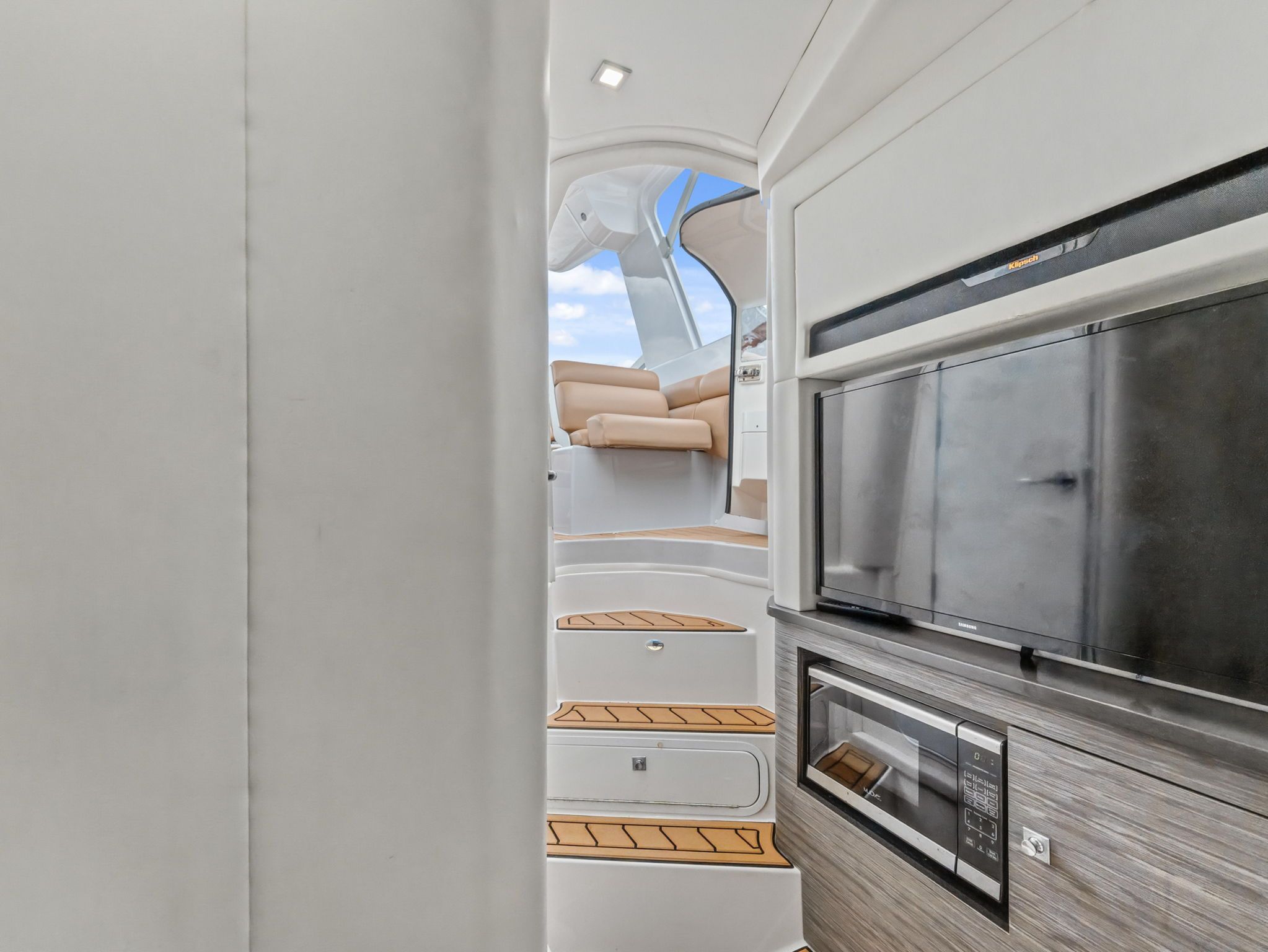 2021 Aviara AV36 OB - 23